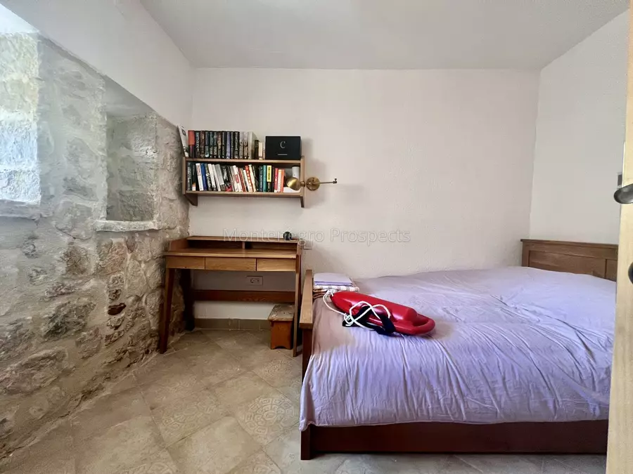 Renovated two bedroom apartment on the first line to the sea perast 13715 13