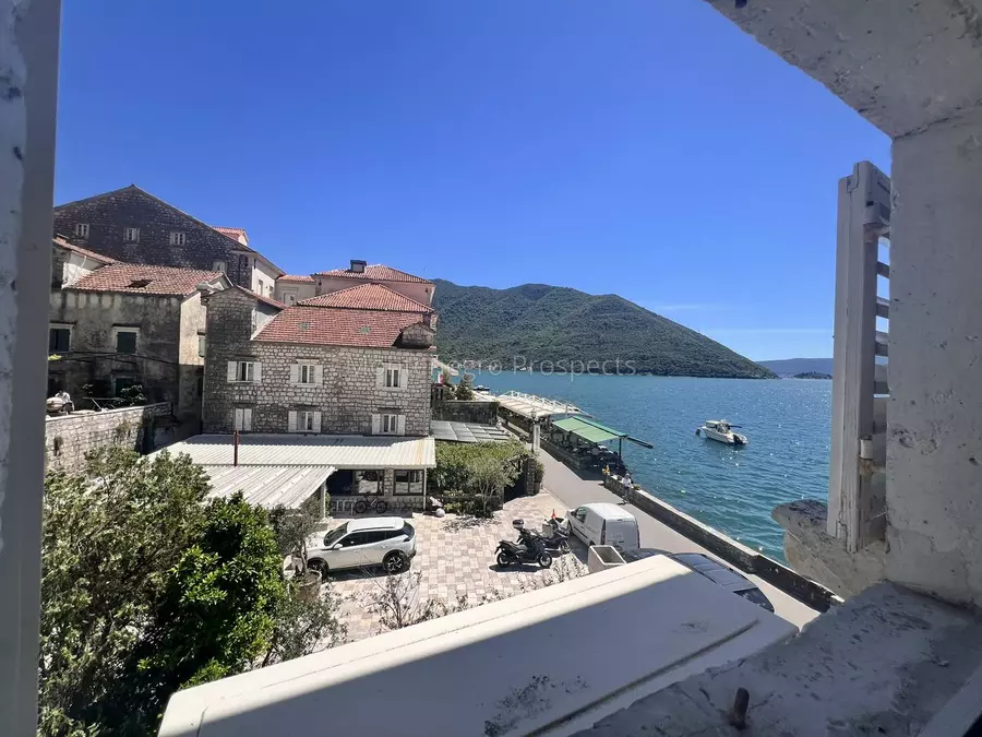 Renovated two bedroom apartment on the first line to the sea perast 13715 5