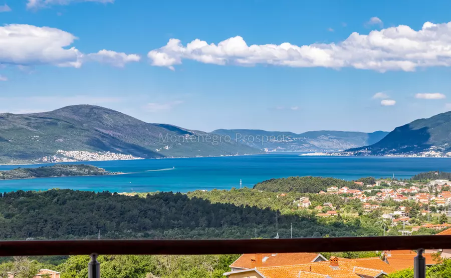 Spacious two bedroom apartment with excellent sea views kavac 13729 4